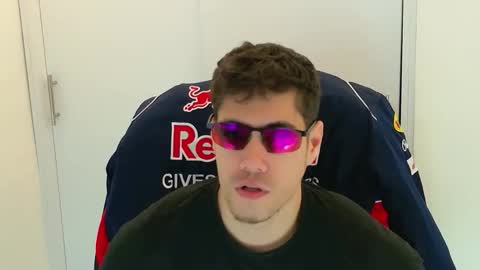 Snapshot of camara110 chatting on 11-27-25, 10:23 camara110 online show from 11-27-25, 10:23