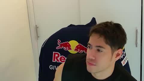 Snapshot of camara110 chatting on 12-04-25, 06:27 camara110 online show from 12-04-25, 06:27