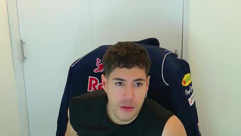 Snapshot of camara110 chatting on 12-14-25, 12:05 camara110 online show from 12-14-25, 12:05