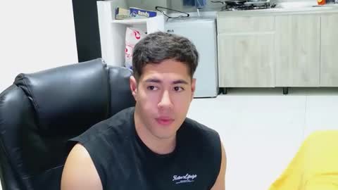 Snapshot of camara110 chatting on 02-24-26, 01:25 camara110 online show from 02-24-26, 01:25