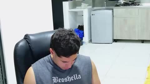 Snapshot of camara110 chatting on 03-18-26, 01:42 camara110 online show from 03-18-26, 01:42