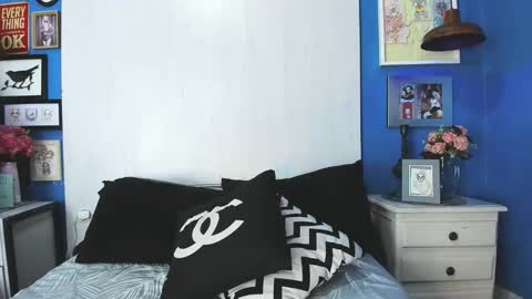 --- Cameron --- online show from 11-07-25, 09:37