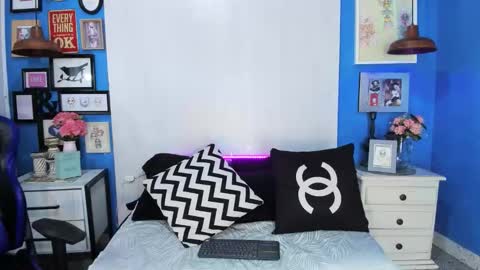 --- Cameron --- online show from 11-08-25, 09:24