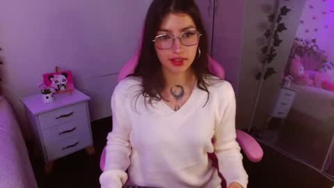 Snapshot of cami_mila99 chatting on 01-15-25, 03:43 CAMI online show from 01-15-25, 03:43