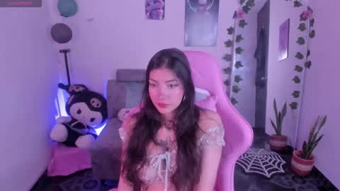 Snapshot of cami_mila99 chatting on 10-13-25, 10:32 CAMI online show from 10-13-25, 10:32