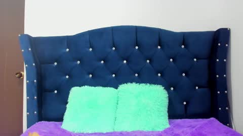 Snapshot of cami_venus1 chatting on 10-29-25, 01:13 CAMI online show from 10-29-25, 01:13