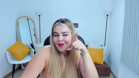 Camila online show from 03-04-25, 05:21