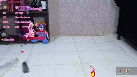 Snapshot of camiilamarti chatting on 10-24-25, 02:02 camiilamarti online show from 10-24-25, 02:02