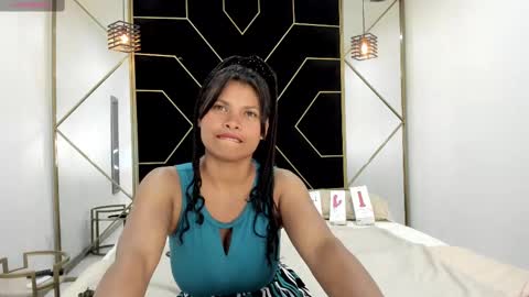 Snapshot of camiilareyes chatting on 02-24-25, 05:31 CamiilaReyes online show from 02-24-25, 05:31