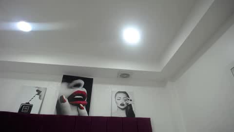 Snapshot of camiilareyes chatting on 09-18-25, 12:51 CamiilaReyes online show from 09-18-25, 12:51