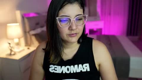 Camila buitrago online show from 02-14-25, 01:02