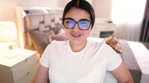 Camila buitrago online show from 10-30-25, 08:20