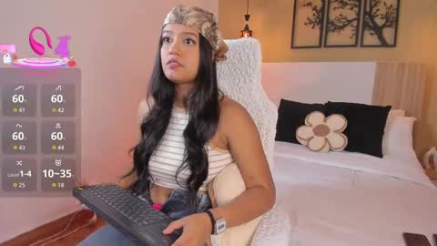 Snapshot of camila_bustamante_ chatting on 10-01-25, 02:56 camila_bustamante_ online show from 10-01-25, 02:56