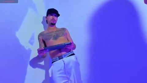  s online show from 11-21-25, 05:17