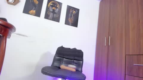 camila_hots online show from 10-21-25, 05:52