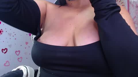 Snapshot of camila_pandora_ch chatting on 03-06-25, 01:46 Cami online show from 03-06-25, 01:46