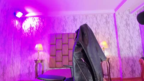 Snapshot of camilaachain chatting on 01-11-25, 01:11 online show from 01-11-25, 01:11