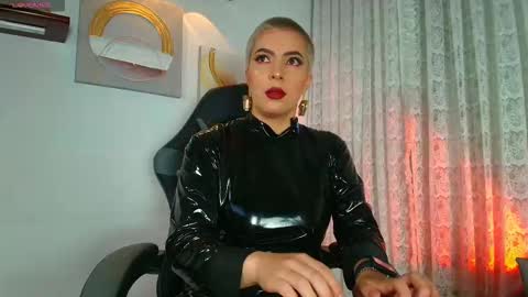 Snapshot of camilaachain chatting on 09-12-25, 06:02 online show from 09-12-25, 06:02