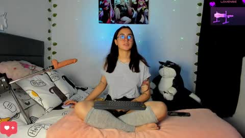 Snapshot of camilaalee chatting on 03-04-25, 01:12 CAMILAA LEE  online show from 03-04-25, 01:12