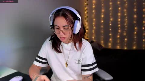 Snapshot of camilaalee chatting on 10-29-25, 04:37 CAMILAA LEE  online show from 10-29-25, 04:37