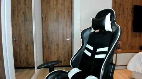 Camila online show from 02-27-26, 02:33