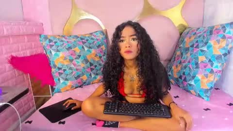 Snapshot of camilaqueenh chatting on 10-17-25, 12:58 camilaqueenh online show from 10-17-25, 12:58