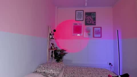 Snapshot of camilarivers chatting on 10-09-25, 11:41 Camila online show from 10-09-25, 11:41