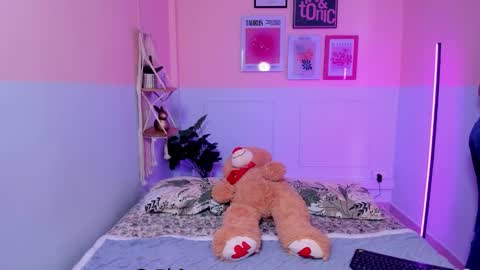 Snapshot of camilarivers chatting on 11-05-25, 11:54 Camila online show from 11-05-25, 11:54