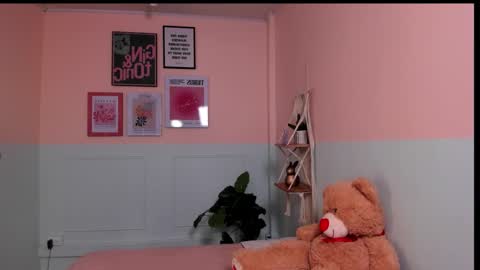 Snapshot of camilarivers chatting on 11-10-25, 12:26 Camila online show from 11-10-25, 12:26