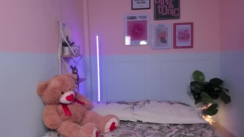 Snapshot of camilarivers chatting on 11-13-25, 11:42 Camila online show from 11-13-25, 11:42