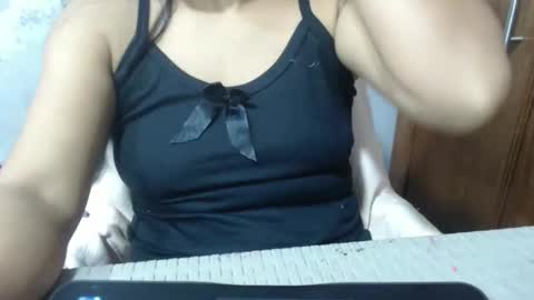 Snapshot of camilasex468 chatting on 10-25-25, 02:24 camilasex468 online show from 10-25-25, 02:24