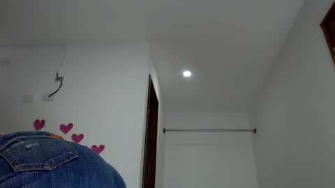 Snapshot of camille_20 chatting on 12-09-24, 01:18 Camille online show from 12-09-24, 01:18