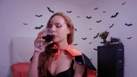 Snapshot of camille_20 chatting on 10-02-25, 02:29 Camille online show from 10-02-25, 02:29