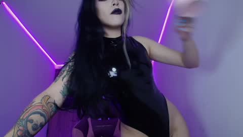 Snapshot of camille_666 chatting on 01-17-25, 01:57 Camille online show from 01-17-25, 01:57
