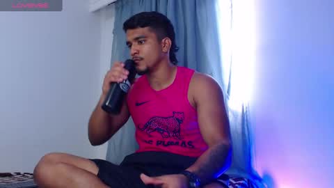 camilo_contre21 online show from 12-18-24, 09:08