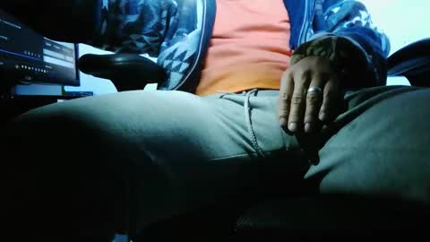 camiloincubo305064 online show from 11-12-25, 12:27