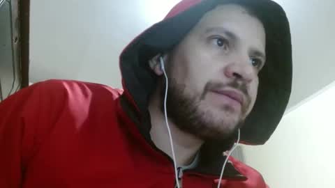 Snapshot of camiloking17 chatting on 01-25-25, 11:44 camilo online show from 01-25-25, 11:44