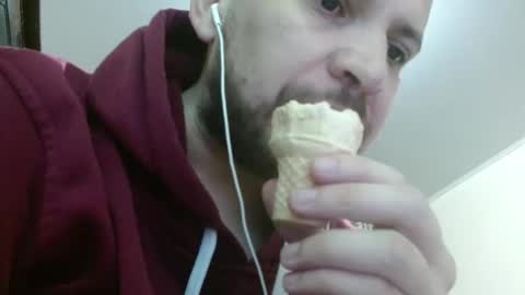 Snapshot of camiloking17 chatting on 01-26-25, 02:14 camilo online show from 01-26-25, 02:14