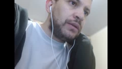 Snapshot of camiloking17 chatting on 01-27-25, 01:05 camilo online show from 01-27-25, 01:05