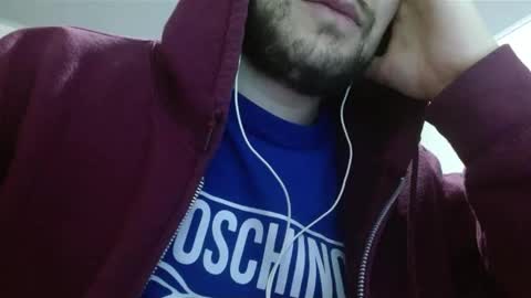 Snapshot of camiloking17 chatting on 03-10-25, 04:28 camilo online show from 03-10-25, 04:28