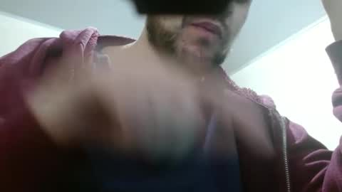 Snapshot of camiloking17 chatting on 09-23-25, 01:41 camilo online show from 09-23-25, 01:41