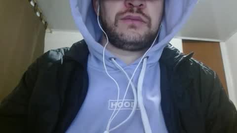 Snapshot of camiloking17 chatting on 10-20-25, 10:05 camilo online show from 10-20-25, 10:05