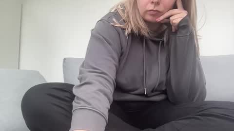 kiki90909 online show from 10-01-25, 07:25