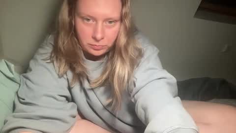 kiki90909 online show from 10-05-25, 06:28