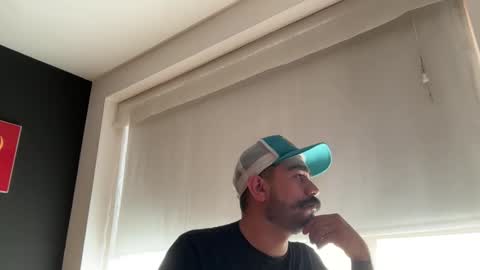 Snapshot of camm_27 chatting on 04-12-26, 09:53 camm_27 online show from 04-12-26, 09:53