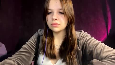 Vicky online show from 09-26-25, 02:21