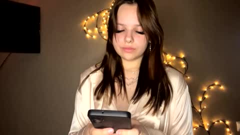 Vicky online show from 09-30-25, 03:28