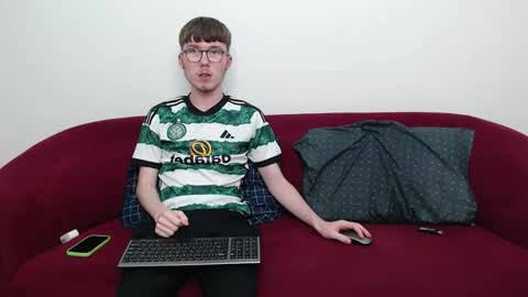 Snapshot of cammykev chatting on 10-21-25, 06:36 online show from 10-21-25, 06:36