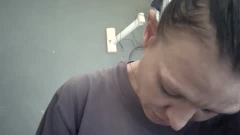 Snapshot of camren777 chatting on 12-15-25, 09:02 Camren online show from 12-15-25, 09:02