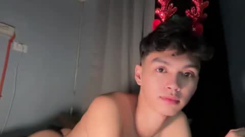 Snapshot of camwithethan chatting on 12-01-25, 04:45 Ethan online show from 12-01-25, 04:45